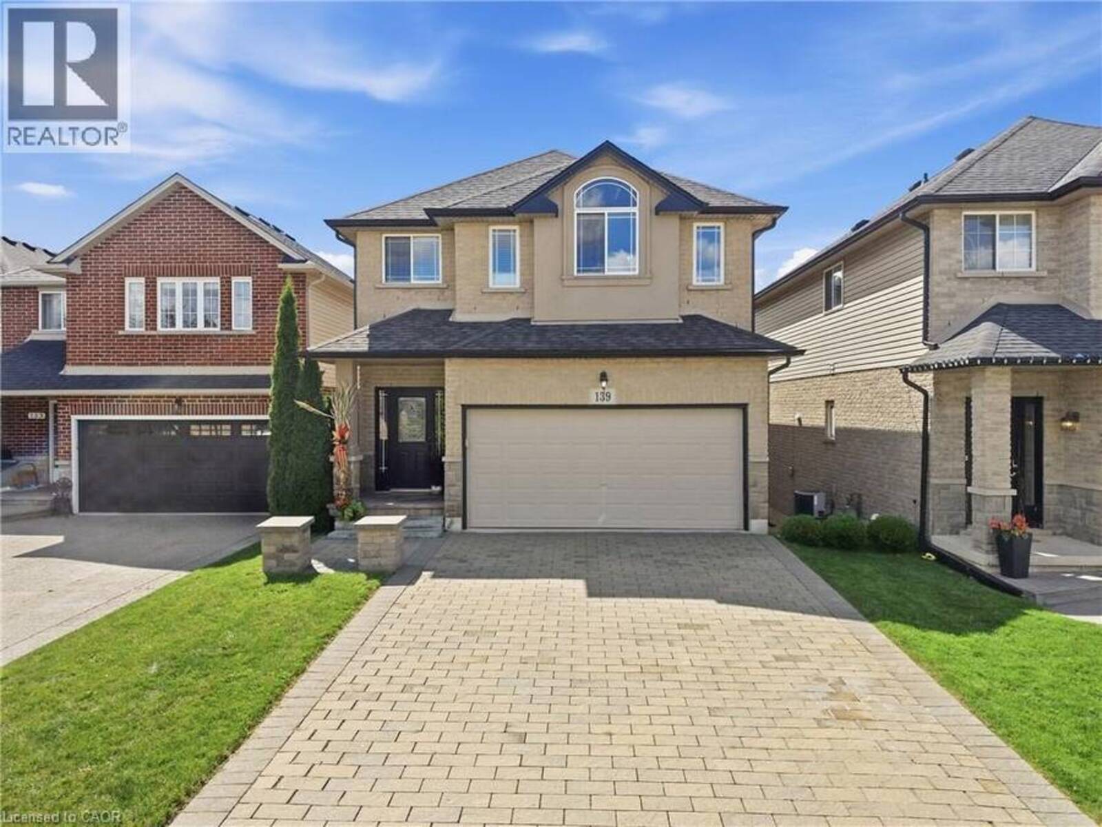 139 STONEGLEN Way, Hamilton, Ontario L0R 1W0