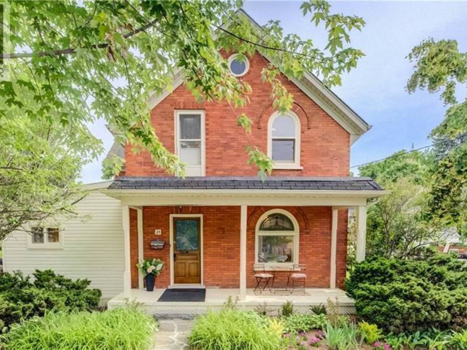 25 CENTRAL Street, Waterloo, Ontario N2L 3A5