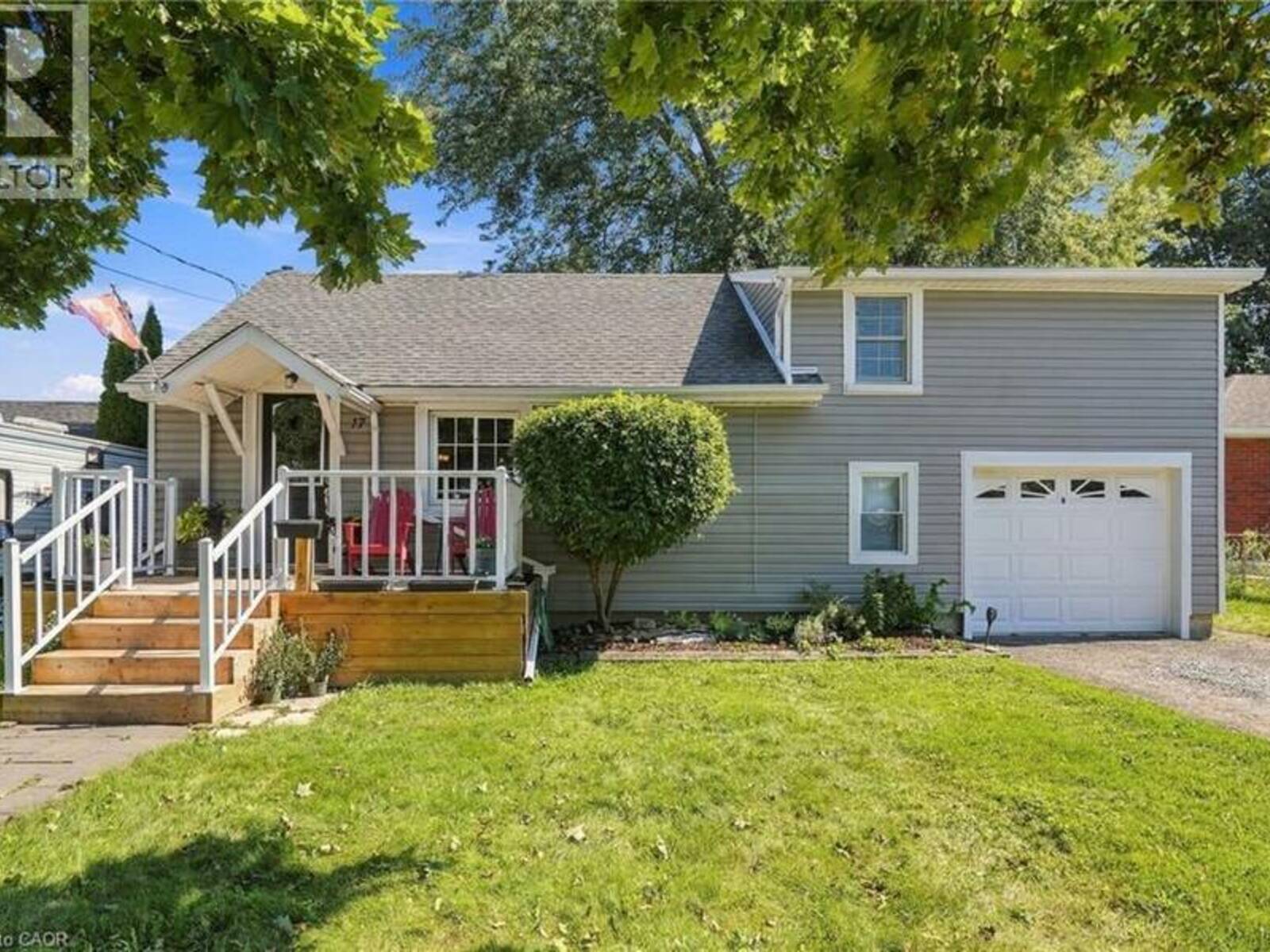 17 FOXGLOVE Avenue, St. Catharines, Ontario L2M 3E7
