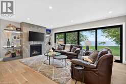 90 LAKESIDE Drive | Grimsby Ontario | Slide Image Two