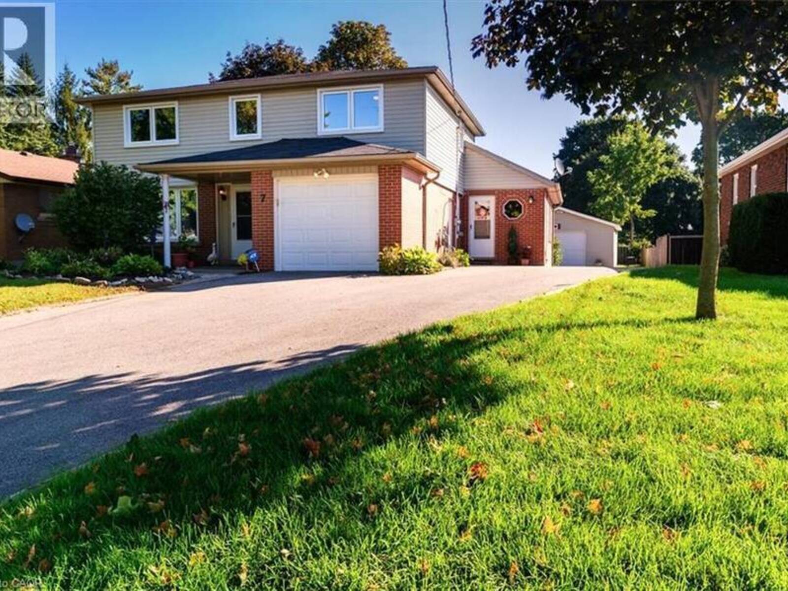 7 MARTIN Avenue, Simcoe, Ontario N3Y 4C4