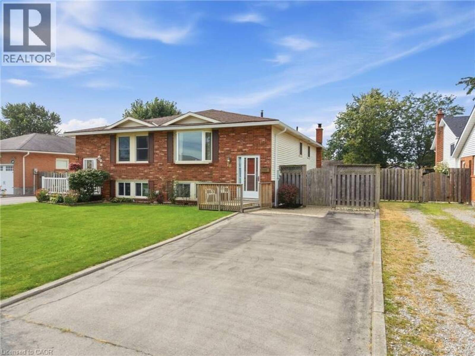 18 NORTHRIDGE Drive, Smithville, Ontario L0R 2A0