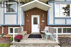 5 BROOKS Circle | Smithville Ontario | Slide Image Four