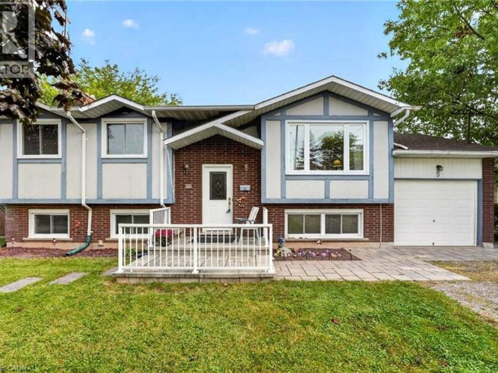 5 BROOKS Circle, Smithville, Ontario L0R 2A0