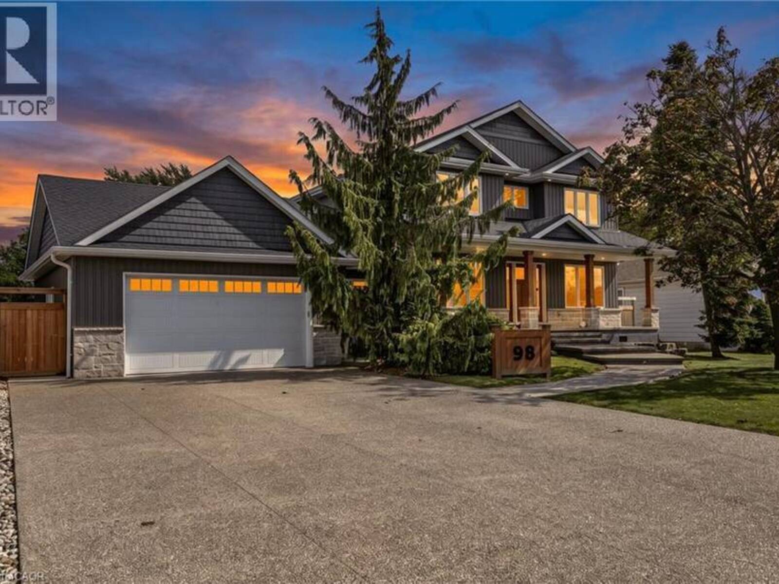 98 FIRST Road W, Hamilton, Ontario L8J 2S9