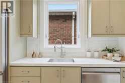 19 VANSITMART Avenue | Hamilton Ontario | Slide Image Twelve