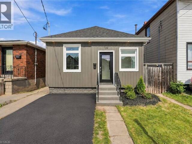 19 VANSITMART Avenue Hamilton Ontario, L8H 3A2 - 2 Bedrooms Home For Sale