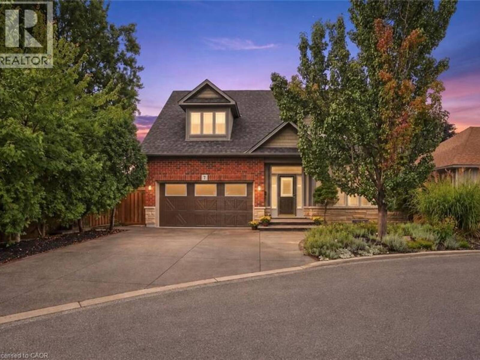31 BOOK Road Unit# 7, Grimsby, Ontario L3M 2M3