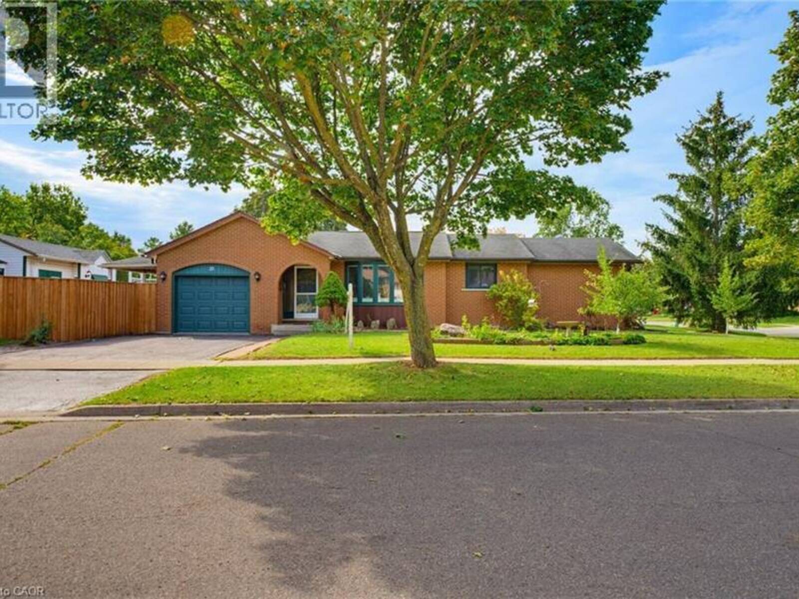 35 WINDY RIDGE Drive, Kitchener, Ontario N2P 1R9
