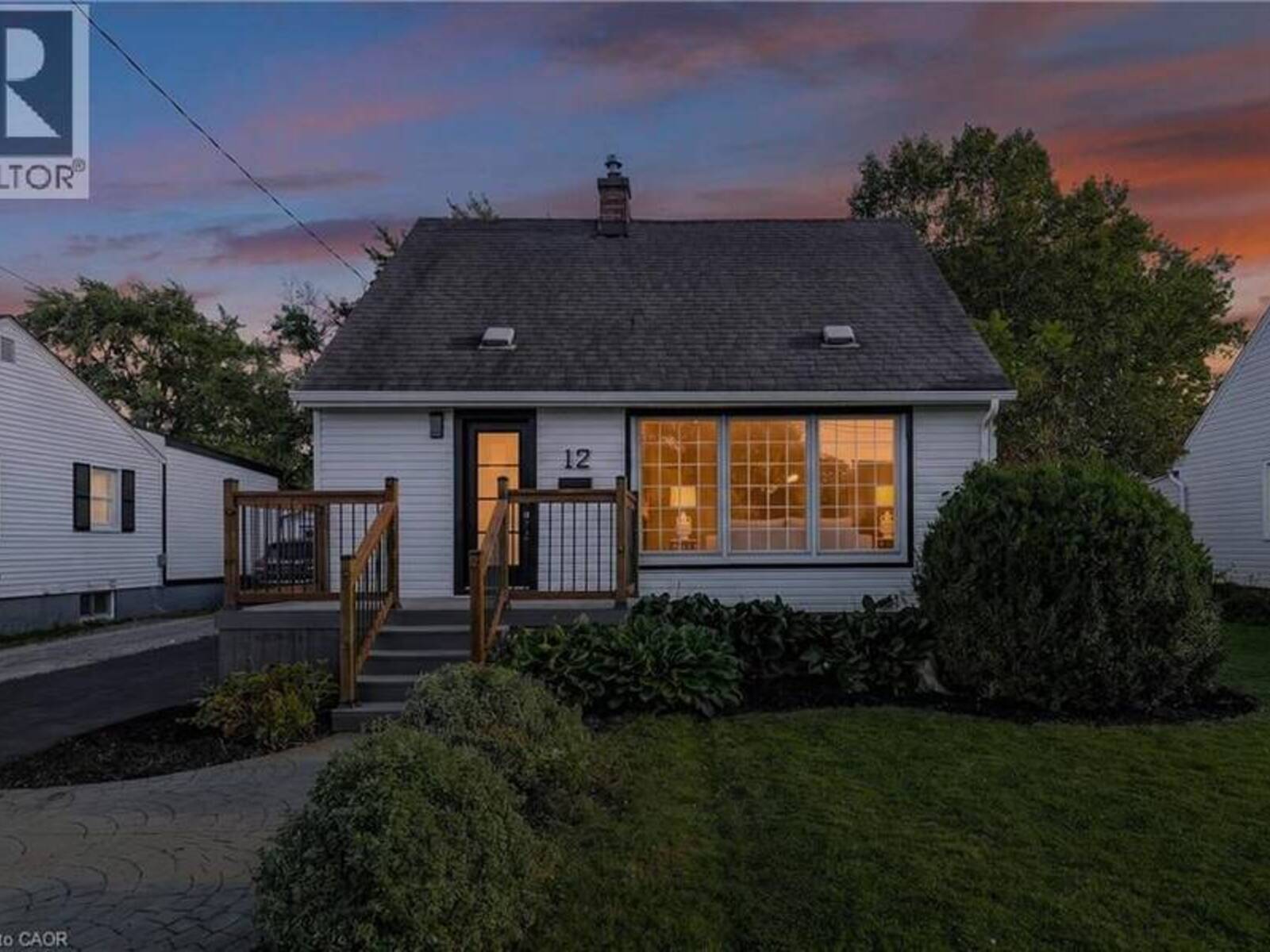 12 ADMIRAL Road, St. Catharines, Ontario L2P 1G5