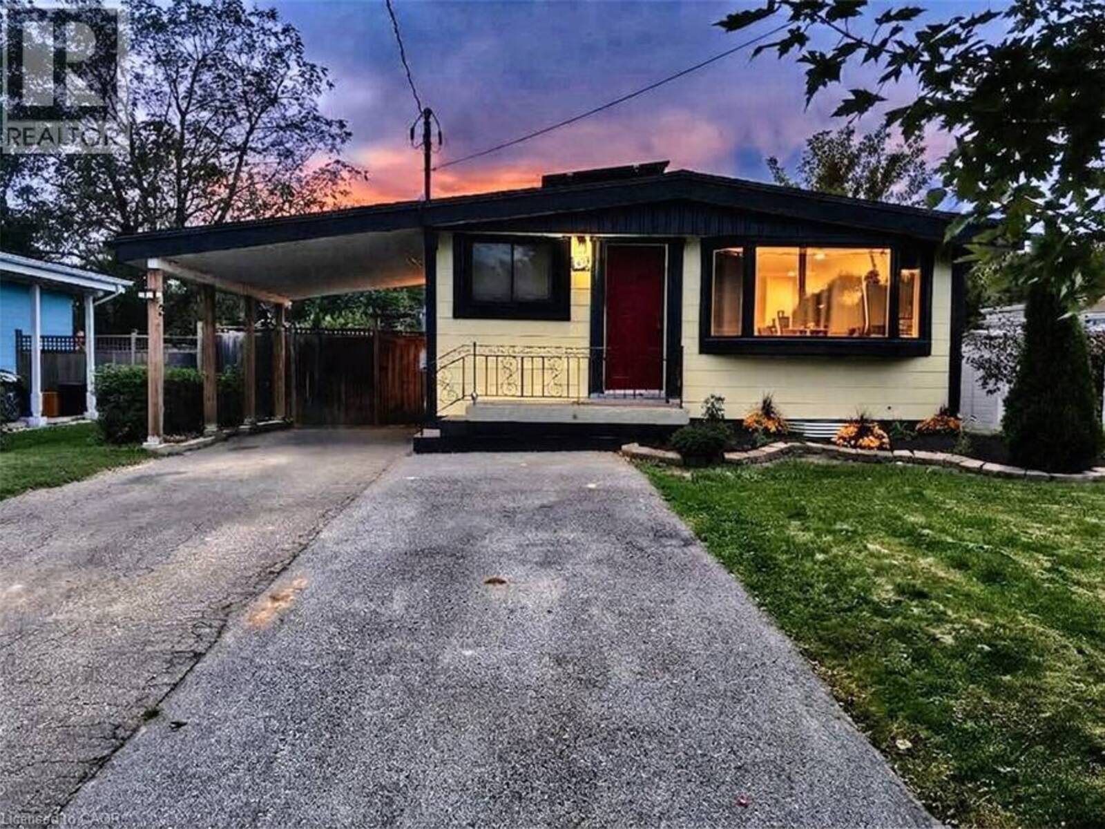 134 DESCHENE Avenue, Hamilton, Ontario L9A 3K1