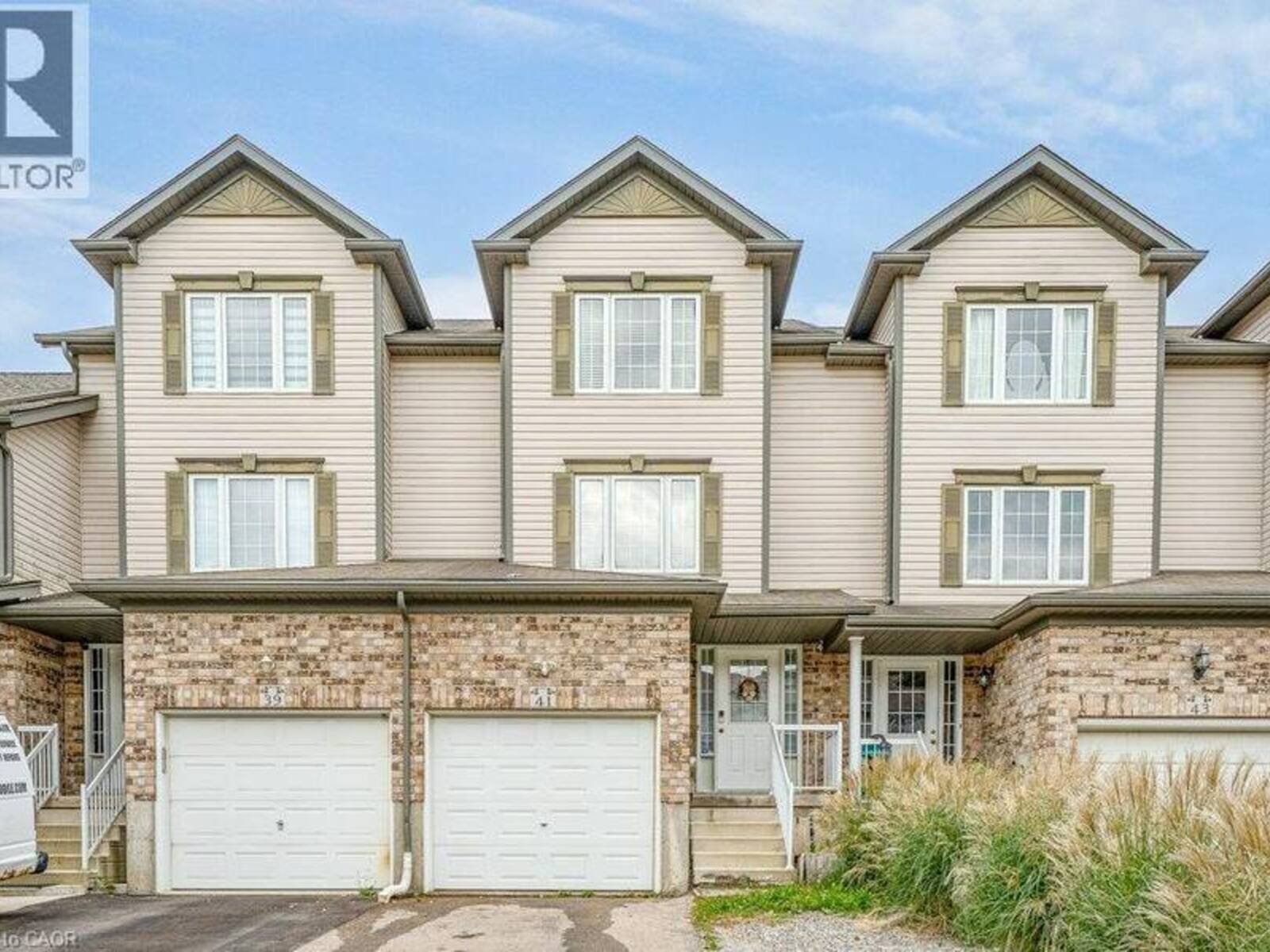 41 MADELEINE Street, Kitchener, Ontario N2R 1V4
