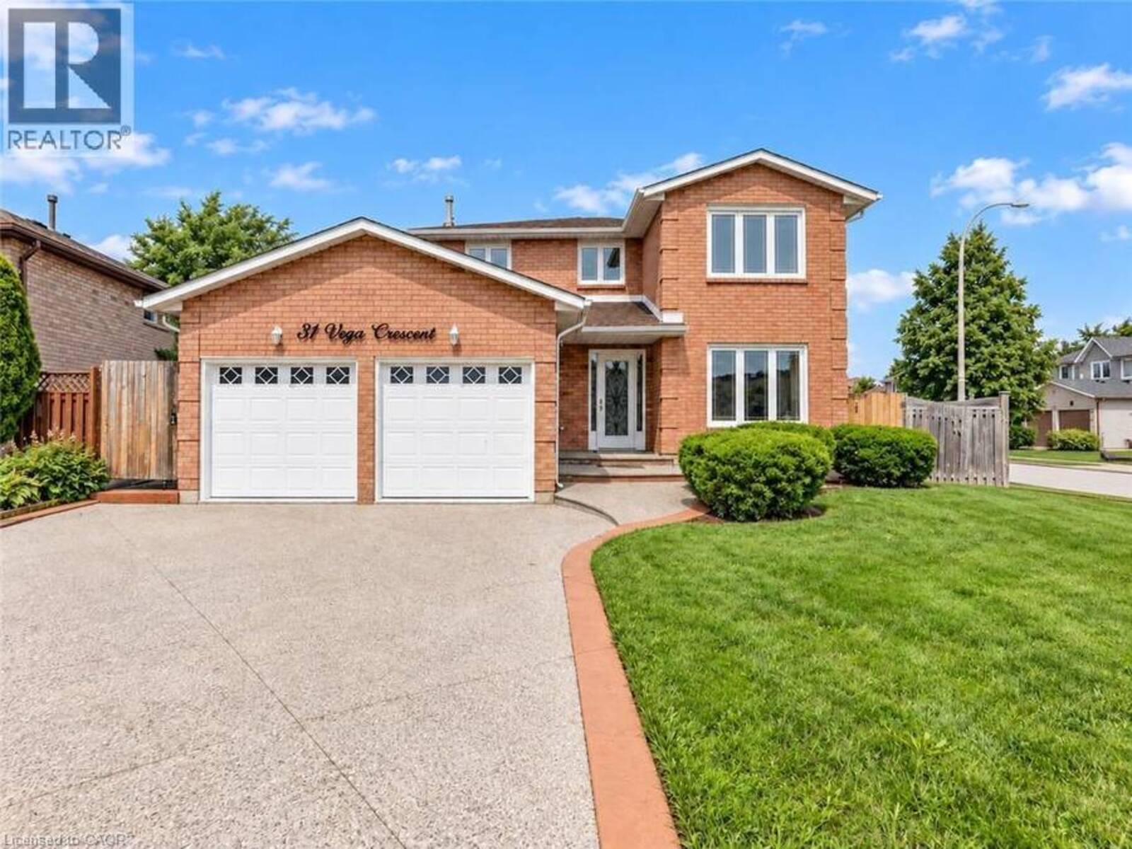 31 VEGA Crescent, Hamilton, Ontario L8E 4S6