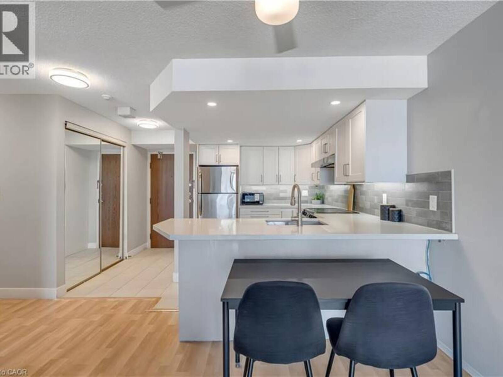 25 AGNES Street Unit# 903, Mississauga, Ontario L5B 3X7