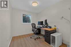 949 ELGIN Street N | Cambridge Ontario | Slide Image Nineteen
