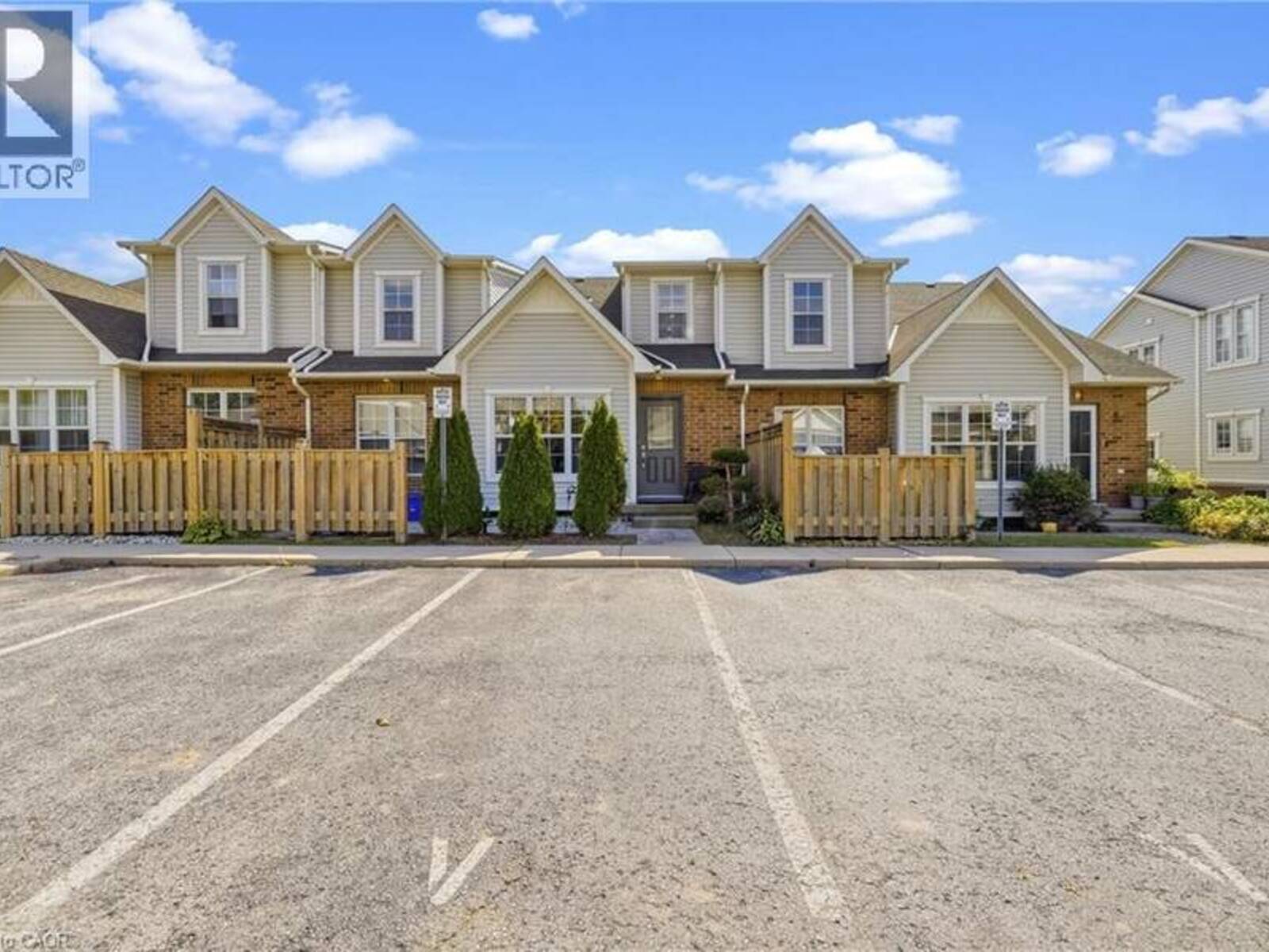 1085 HARROGATE Drive Unit# 5, Ancaster, Ontario L9K 1R2
