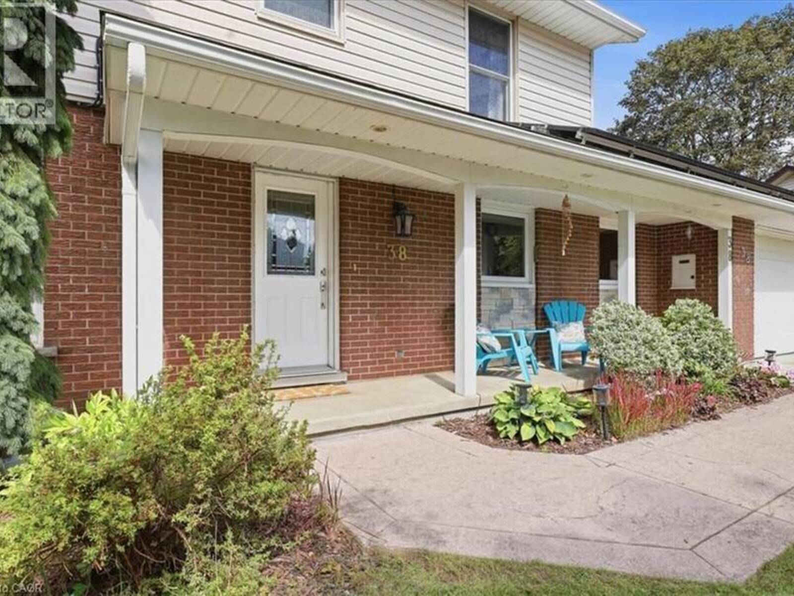 38 LYLE Place, Kitchener, Ontario N2B 2J6
