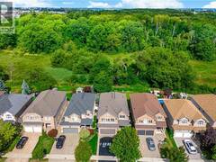 84 MEADOWBANK Drive Hamilton Ontario, L9B 2Y1