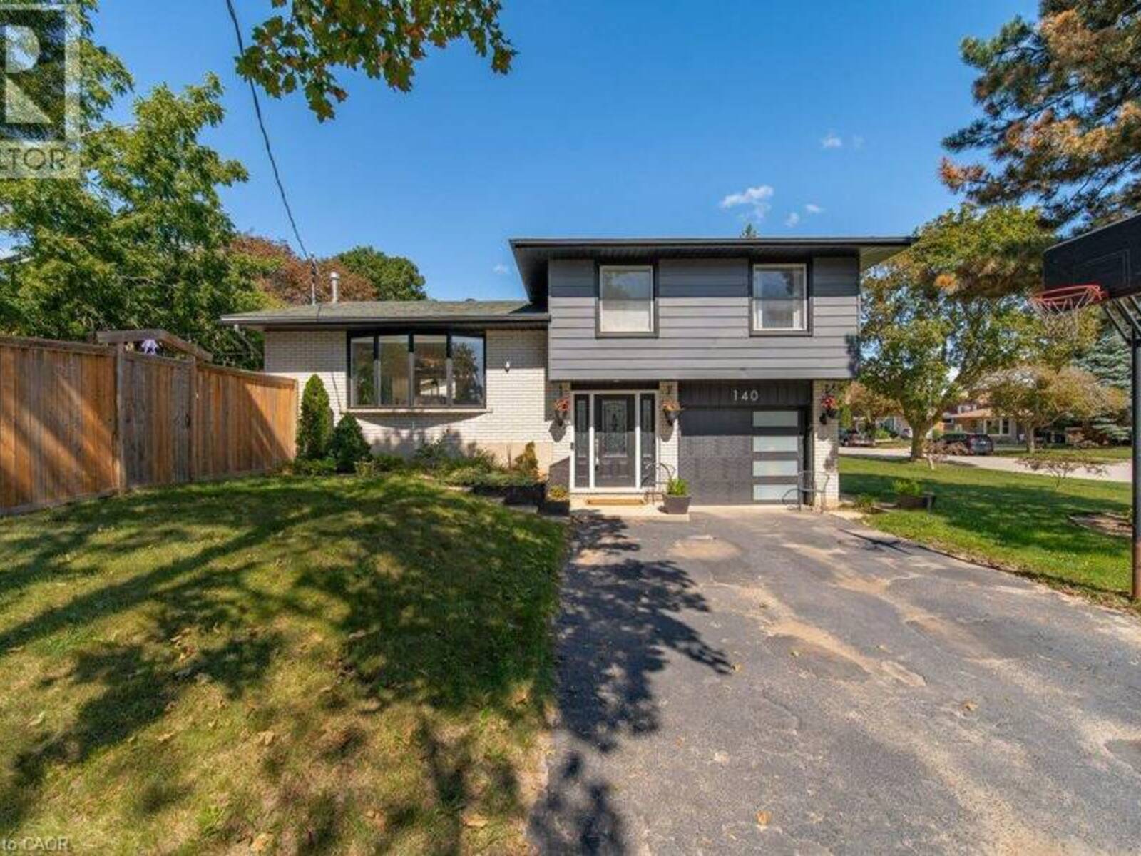 140 AVON Road, Kitchener, Ontario N2B 1T7