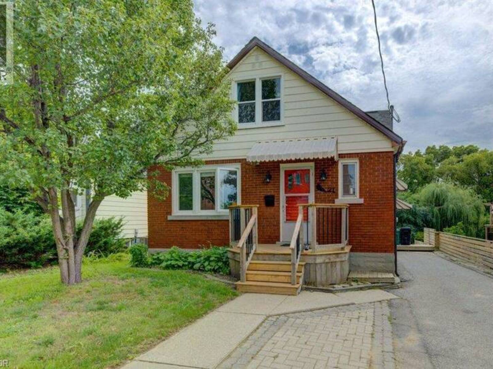21 WAVERLY Road, Kitchener, Ontario N2G 2E1