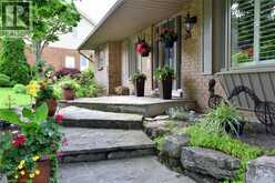 34 HOWARD Boulevard | Waterdown Ontario | Slide Image Five