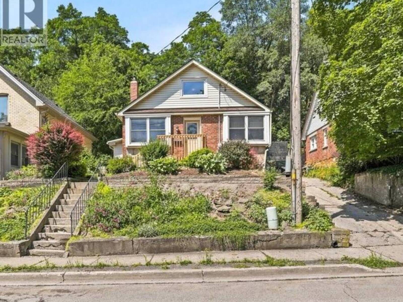 22 RAMORE Street, Cambridge, Ontario N1S 2P8