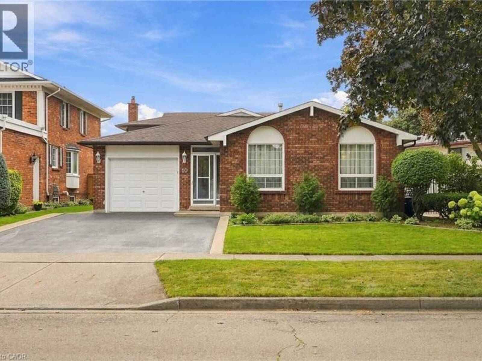 10 AUDUBON Street N, Hamilton, Ontario L8J 1P7