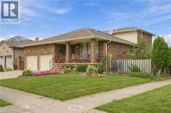 7 VINEHILL Drive | Hamilton Ontario | Slide Image Three
