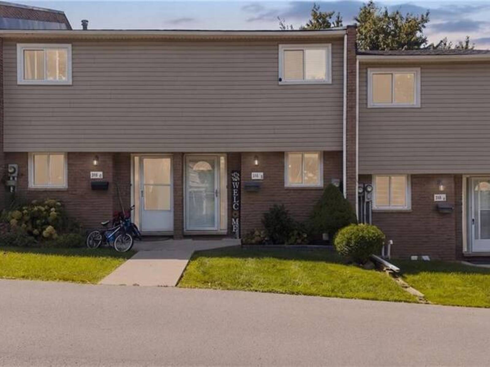 316 BLUEVALE Street N Unit# D, Waterloo, Ontario N2J 4G3
