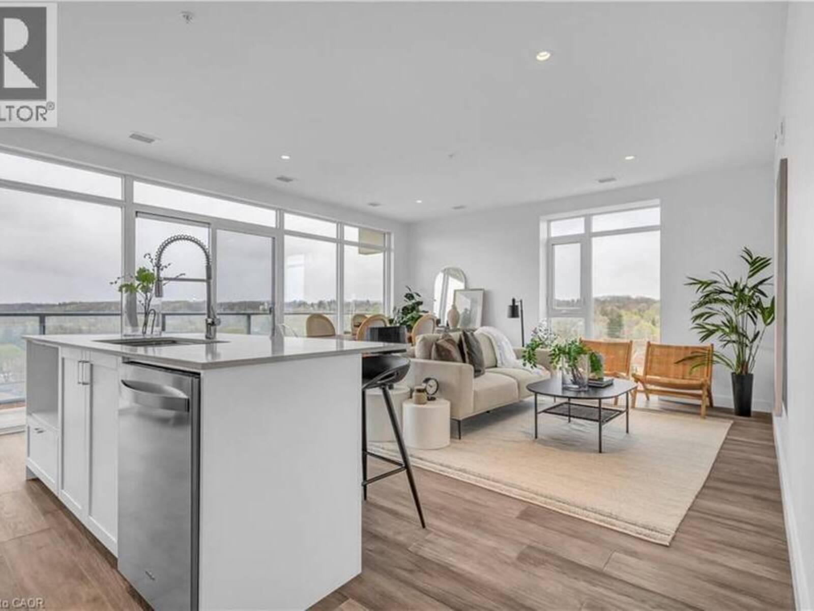 15 GLEBE Street Unit# 1414, Cambridge, Ontario N1S 0C3