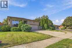 2 HEARTHSIDE Crescent | Hamilton Ontario | Slide Image Four