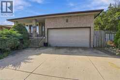 2 HEARTHSIDE Crescent | Hamilton Ontario | Slide Image Six