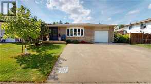 18 LARKSPUR Lane | Paris Ontario | Slide Image One