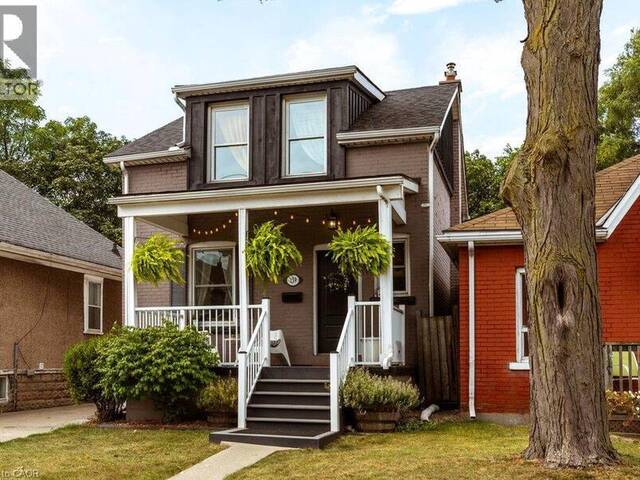 139 BELMONT Avenue Hamilton Ontario, L8L 7M4 - 3 Bedrooms Home For Sale
