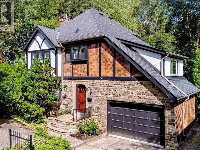 18 FORSYTH Avenue N Hamilton Ontario, L8S 4E1 - 5 Bedrooms Home For Sale