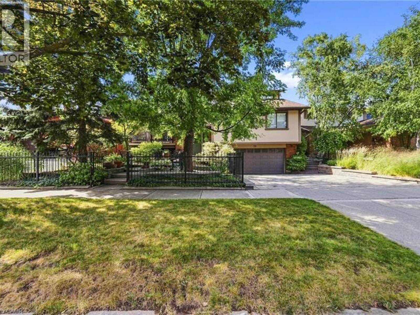 39 AUDUBON Street S, Hamilton, Ontario L8J 1J6