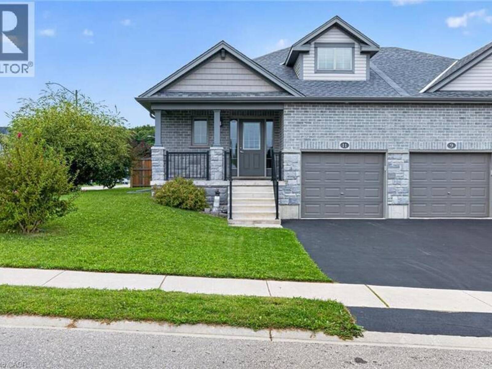11 HACKBERRY Lane, Simcoe, Ontario N3Y 0E1