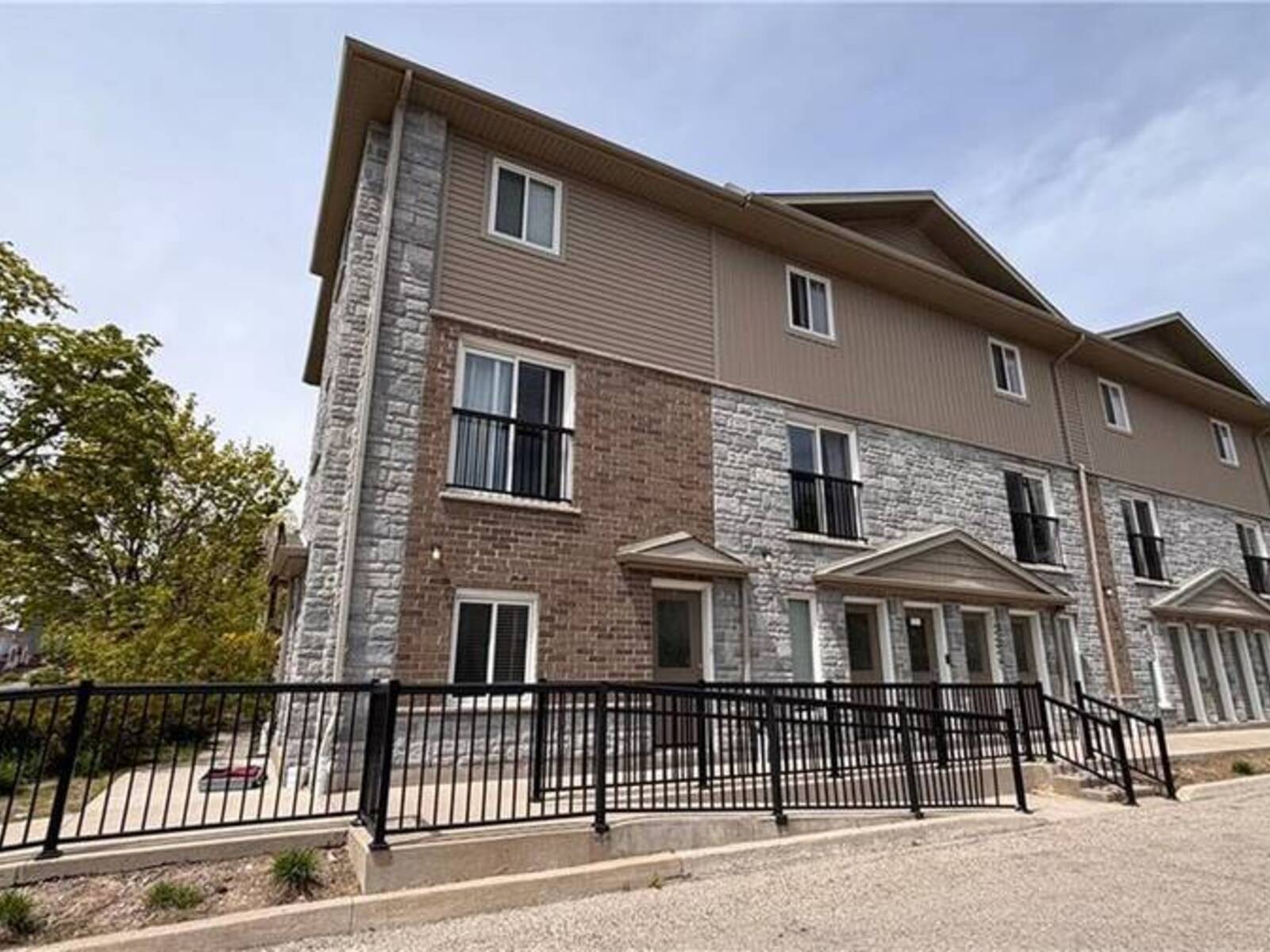 122 COURTLAND Avenue E Unit# 1, Kitchener, Ontario N2H 1Y9