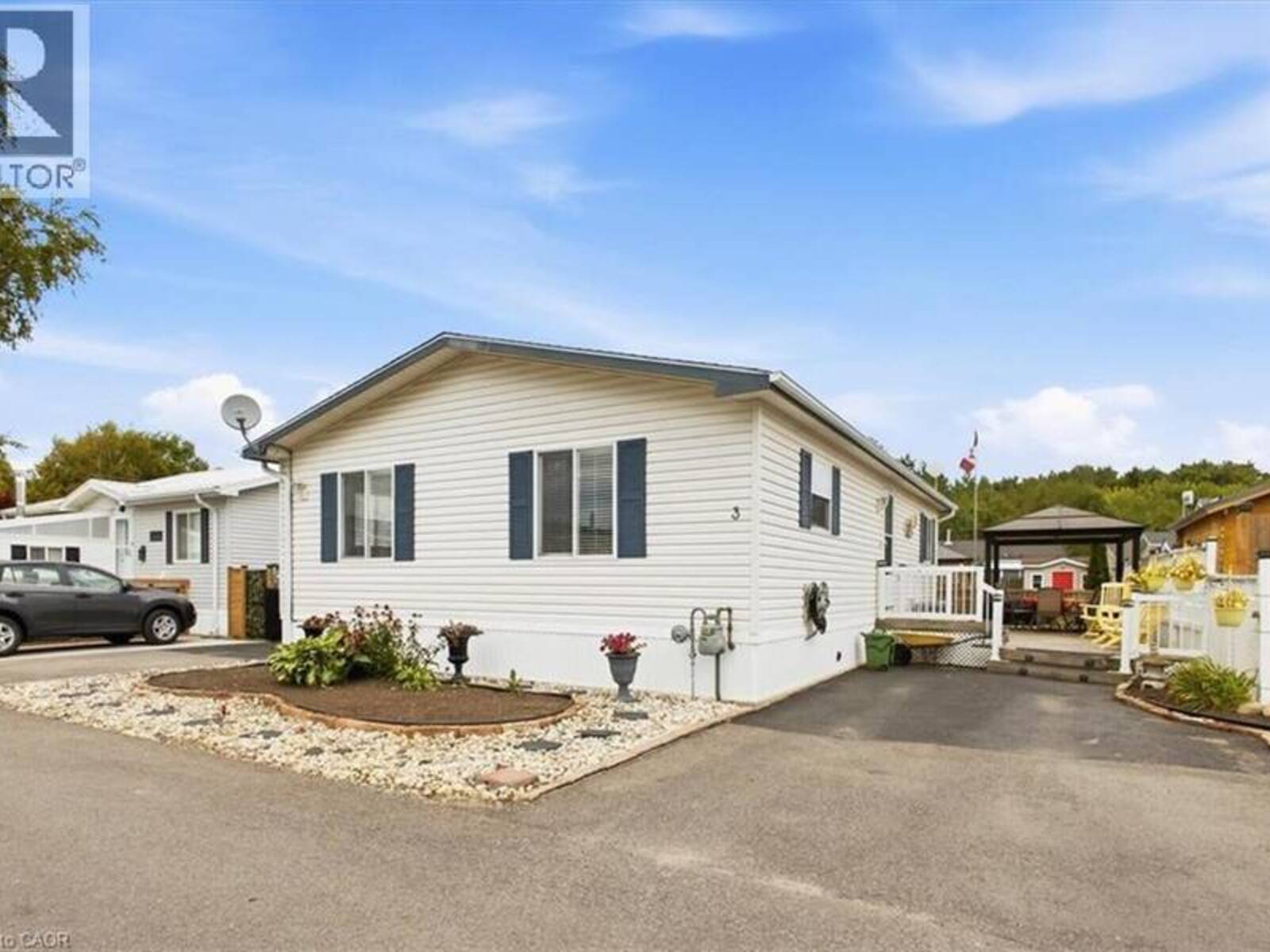 3 WALNUT WAY PVT Street, Puslinch, Ontario N0B 2J0