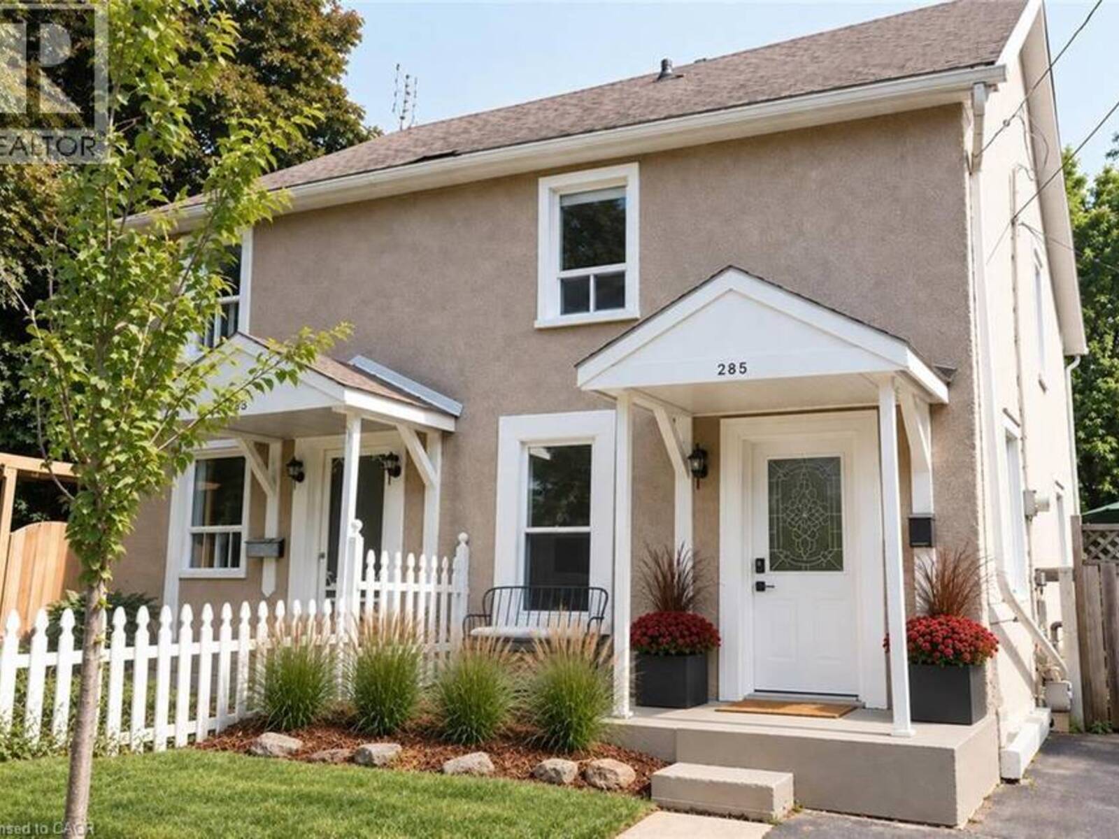 285 MACNAB Street, Dundas, Ontario L9H 2K5