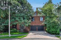 324 OAKRIDGE Court | Oakville Ontario | Slide Image Two