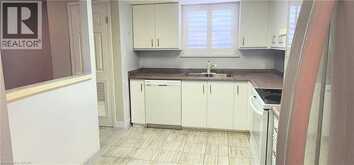 19 LAKE Avenue S Unit# 204 | Hamilton Ontario | Slide Image Ten