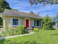 49 DIETZ Avenue S Waterloo Ontario, N2L 2J8
