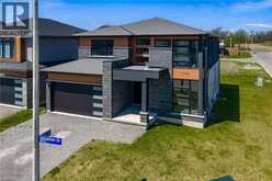 7365 JONATHAN Drive | Niagara Falls Ontario | Slide Image Three