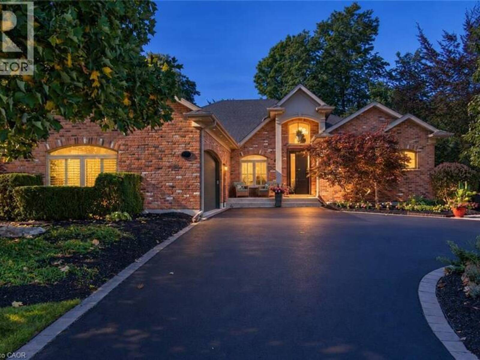 504 PLEASANT BAY Court, Waterloo, Ontario N2K 4N5