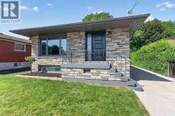 26 PARKLANDS Drive | Hamilton Ontario | Slide Image Two
