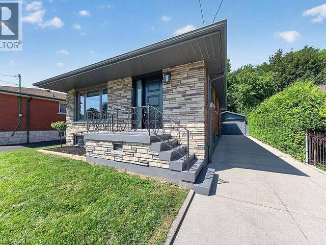 26 PARKLANDS Drive Hamilton Ontario, L8K 4W7 - 4 Bedrooms Home For Sale