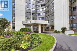 2323 CONFEDERATION Parkway Unit# 808 | Mississauga Ontario | Slide Image Three