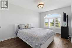 2092 ENGLISH Crescent | Burlington Ontario | Slide Image Sixteen