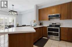2092 ENGLISH Crescent | Burlington Ontario | Slide Image Six